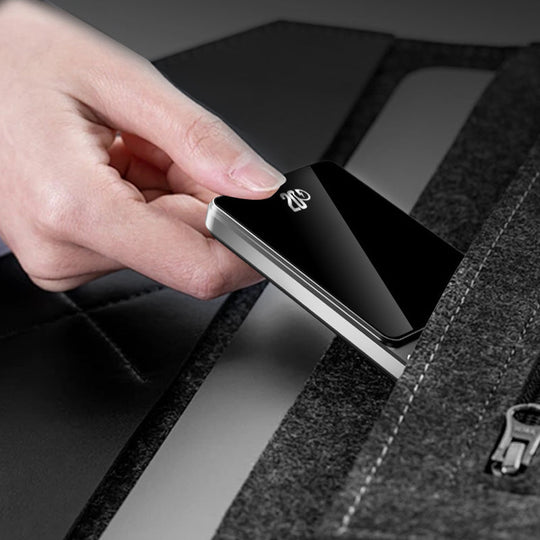 15W power bank – magnetic, slim, charges 3 devices at once!