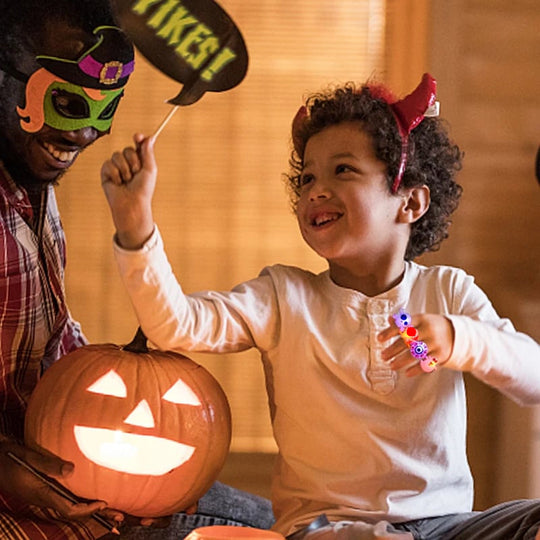 🔥🎃Spooky Season Hot Sale 40% OFF‼️✨LED Light Halloween Glowing Ring 💍| Flashing Light‑Up Party Favor for Halloween Night👻