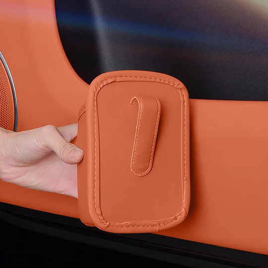 🚗 Leather Car Door Cup Holder – Wide‑mouth opening, easy reach for drinks & phone. Clip‑on secure fit. PU leather, tough & stylish. 🛡️✨