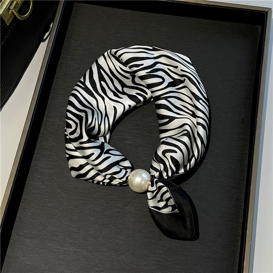 No-Tie Magnetic Pearl Clasp Soft Scarf