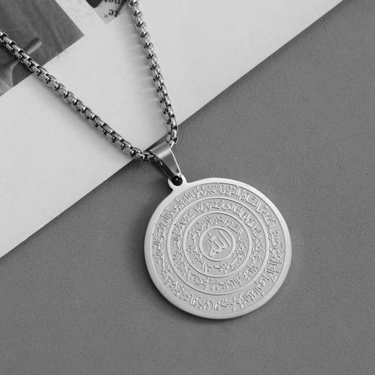 ⚡ Stainless Steel Engraved Round Pendant Necklace – Tarnish‑Resistant, Polished, Two‑Tone ✨